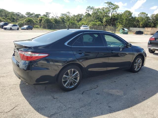 4T1BF1FK6HU381424 - 2017 TOYOTA CAMRY LE BLACK photo 3