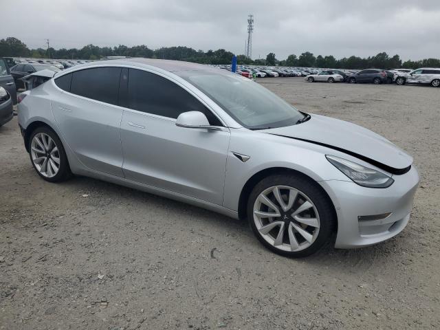 5YJ3E1EA9JF015301 - 2018 TESLA MODEL 3 SILVER photo 4