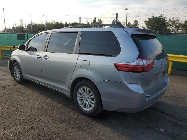 5TDYK3DCXFS610609 - 2015 TOYOTA SIENNA XLE ვერცხლისფერი ფოტო 2