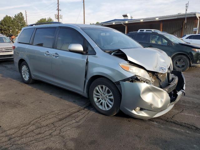 5TDYK3DCXFS610609 - 2015 TOYOTA SIENNA XLE ვერცხლისფერი ფოტო 4