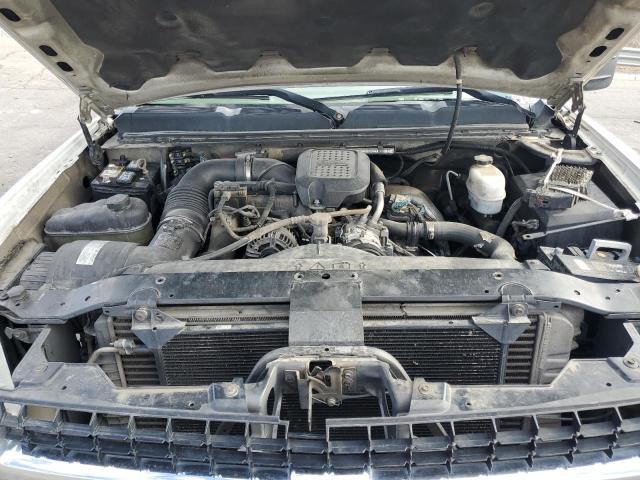 1GBHC29698E131475 - 2008 CHEVROLET SILVERADO C2500 HEAVY DUTY WHITE photo 11