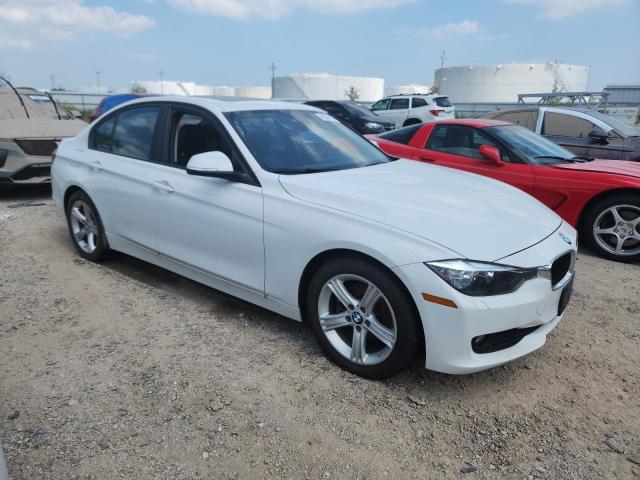WBA3C3C51EPV90847 - 2014 BMW 320 I XDRIVE WHITE photo 4