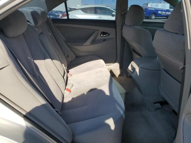 4T1BF3EKXBU133892 - 2011 TOYOTA CAMRY BASE Gümüş foto 10