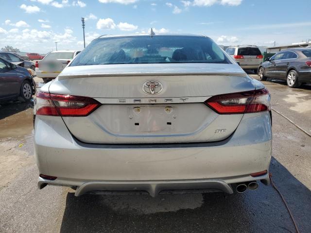 4T1G11AK5PU145681 - 2023 TOYOTA CAMRY SE NIGHT SHADE SILVER photo 6