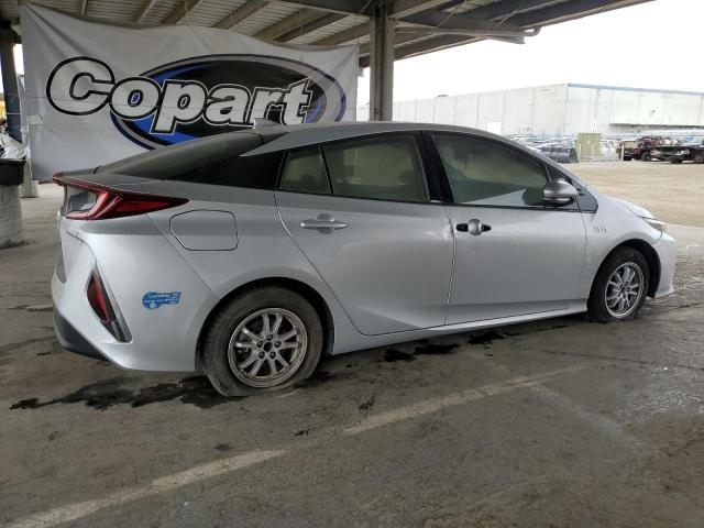 JTDKARFP2H3061875 - 2017 TOYOTA PRIUS PRIM 银色 照片 3
