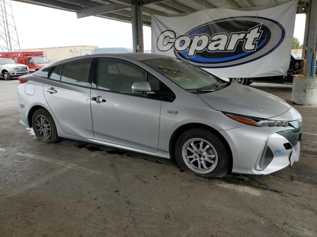 JTDKARFP2H3061875 - 2017 TOYOTA PRIUS PRIM 银色 照片 4