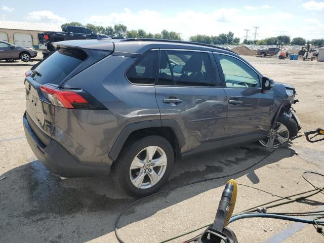 2T3P1RFV4MC255692 - 2021 TOYOTA RAV4 XLE CHARCOAL photo 3