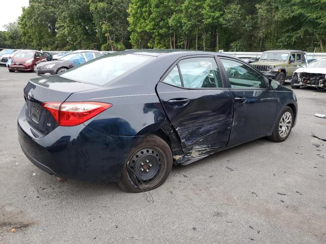 2T1BURHE8JC009957 - 2018 TOYOTA COROLLA L Niebieski zdjęcie 3