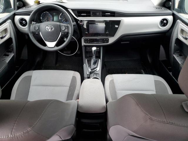 2T1BURHE8JC009957 - 2018 TOYOTA COROLLA L Niebieski zdjęcie 8