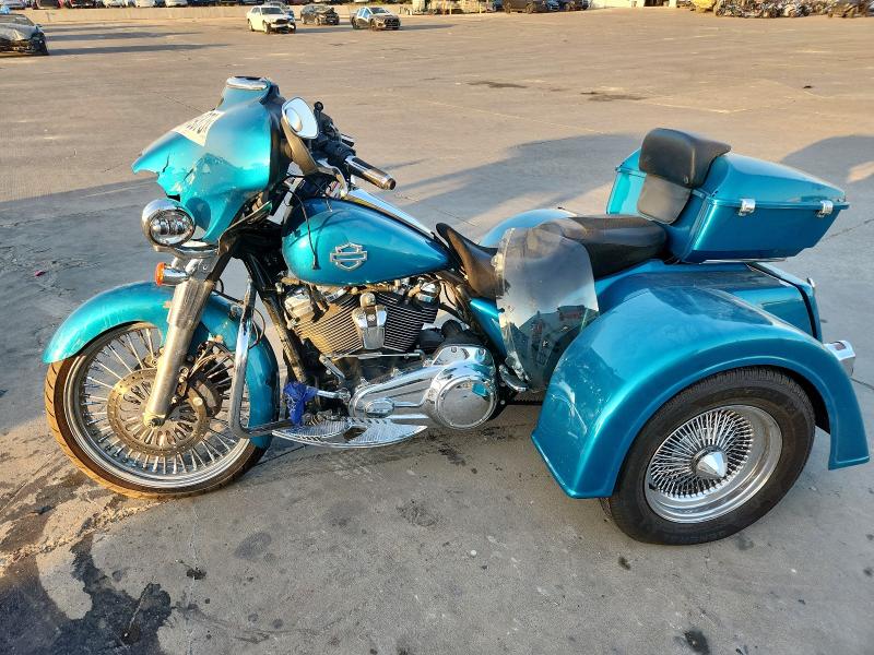 1HD1KBC19KB607843 - 2019 HARLEY-DAVIDSON FLHX BLUE photo 3