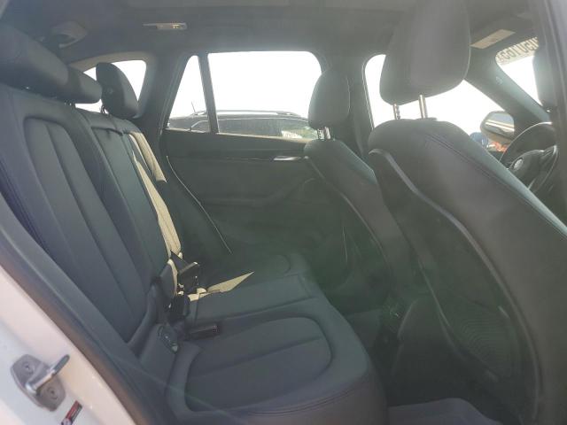 WBXHT3C31G5E49692 - 2016 BMW X1 XDRIVE28I WHITE photo 10
