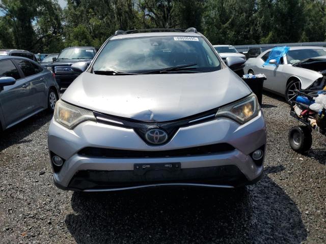 2T3RFREV3HW683737 - 2017 TOYOTA RAV4 XLE SILVER photo 5