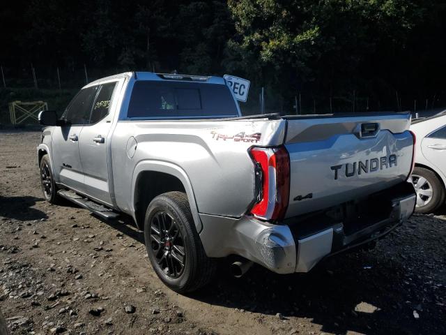 5TFLA5DA4NX021930 - 2022 TOYOTA TUNDRA DOUBLE CAB SR SILVER photo 2