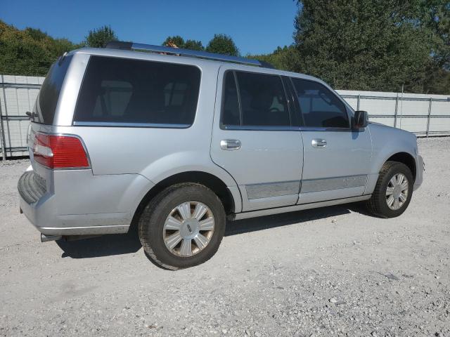 5LMJJ2J56AEJ06649 - 2010 LINCOLN NAVIGATOR ვერცხლისფერი ფოტო 3