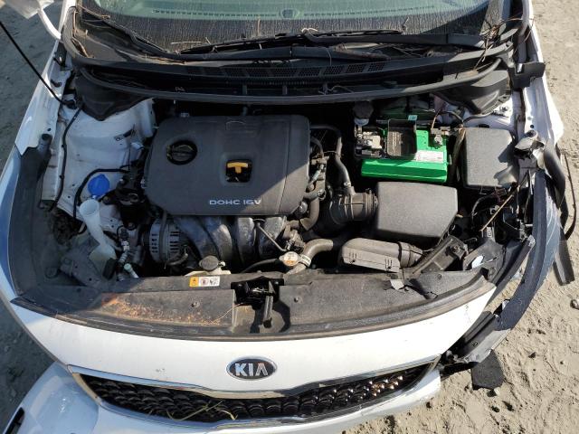 3KPFK4A73HE061580 - 2017 KIA FORTE LX WHITE photo 11