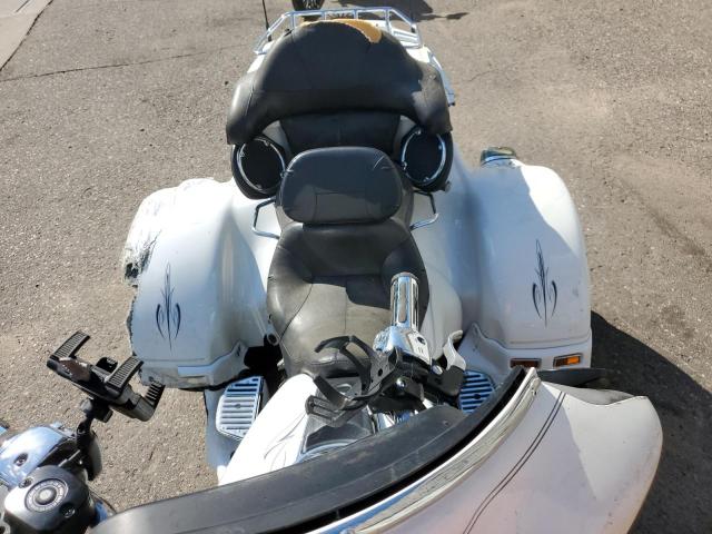 1HD1FCW124Y606409 - 2004 HARLEY-DAVIDSON FLHTCUI WHITE photo 5