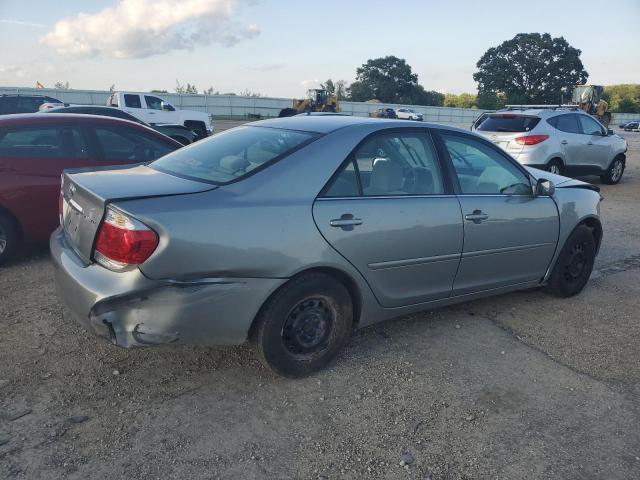 4T1BE32K45U994853 - 2005 TOYOTA CAMRY LE GRAY photo 3