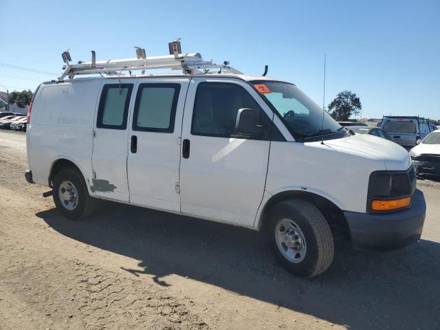 1GCWGFCA2D1903408 - 2013 CHEVROLET EXPRESS G2 WHITE photo 4