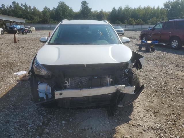 KNDCB3LC9N5548961 - 2022 KIA NIRO LX WHITE photo 5