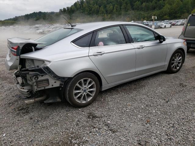 3FA6P0H76HR370944 - 2017 FORD FUSION SE SILVER photo 3