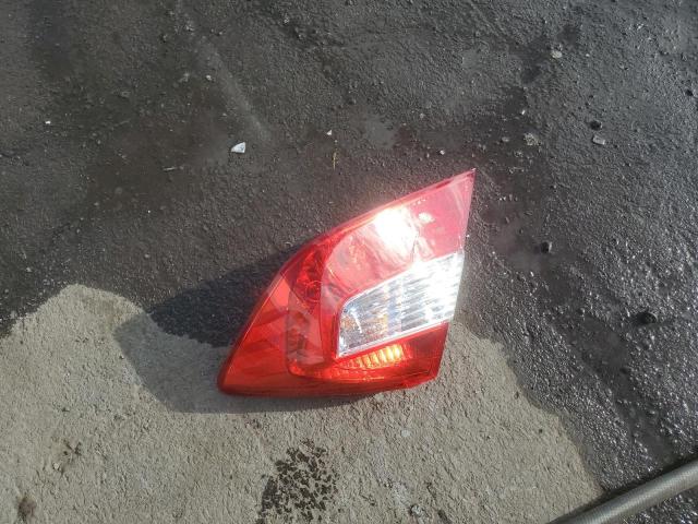 2HGFB2F58CH565147 - 2012 HONDA CIVIC LX WHITE photo 12