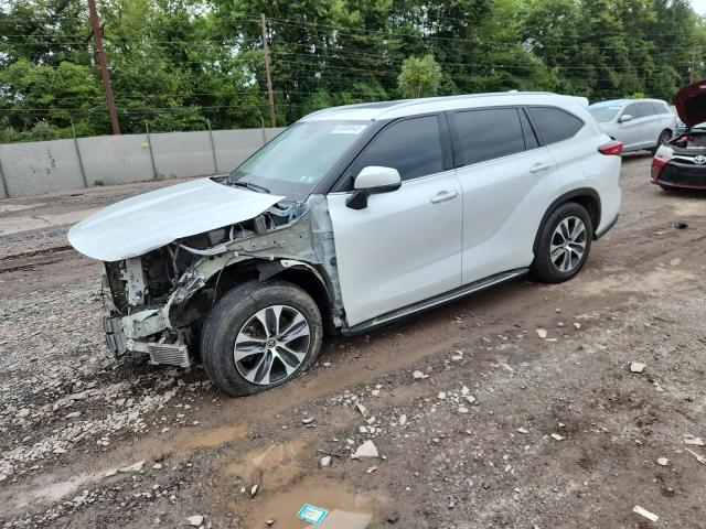 2022 TOYOTA HIGHLANDER XLE, 