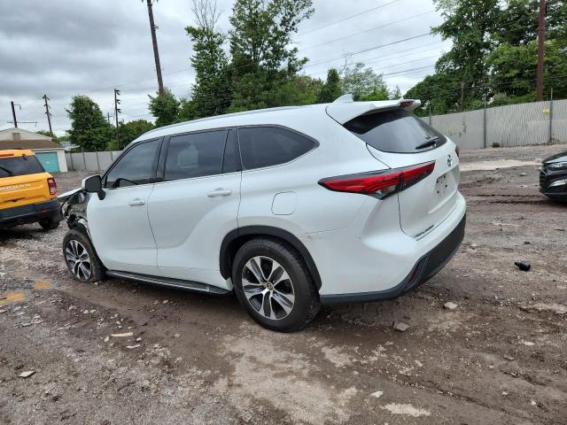 5TDGZRAH0NS552566 - 2022 TOYOTA HIGHLANDER XLE Weiß Foto 2