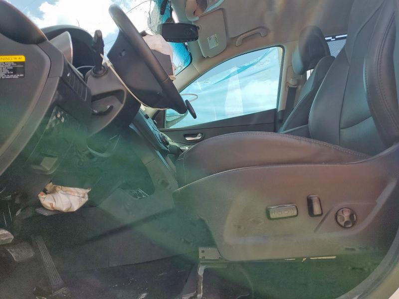 5NMZU4LA6JH075536 - 2018 HYUNDAI SANTA FE S თეთრი ფოტო 7