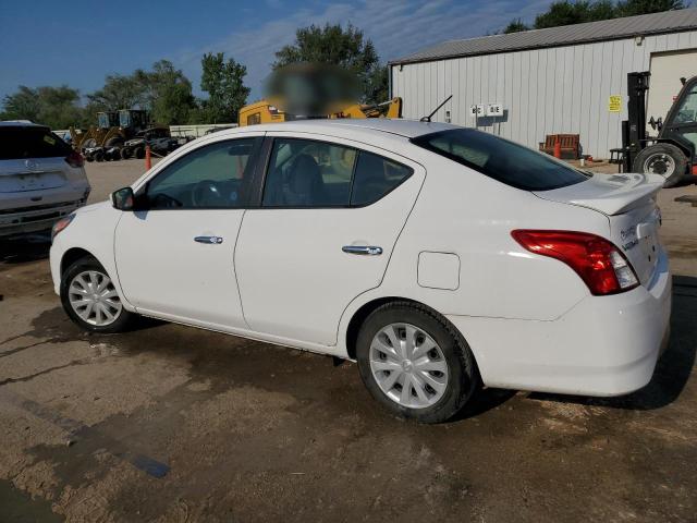 3N1CN7APXKL840556 - 2019 NISSAN VERSA S أبيض صورة 2