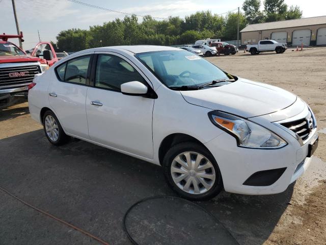 3N1CN7APXKL840556 - 2019 NISSAN VERSA S أبيض صورة 4