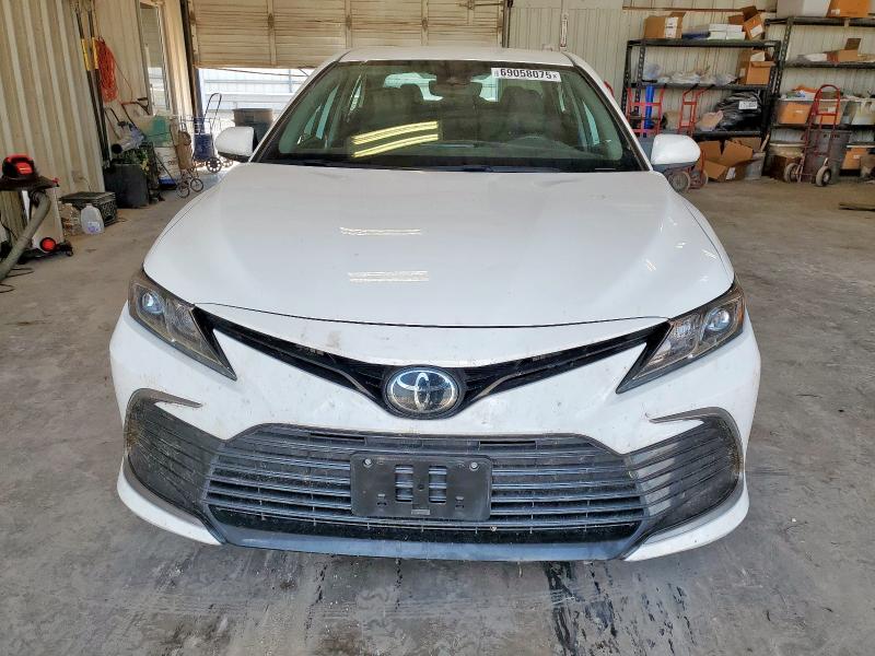 4T1C11AK9PU158030 - 2023 TOYOTA CAMRY LE WHITE photo 5