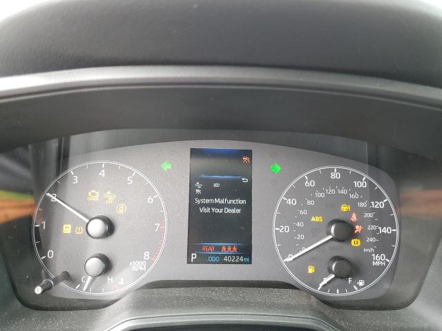 5YFB4MDE1RP082012 - 2024 TOYOTA COROLLA LE Серебристый фото 9