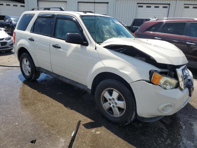 1FMCU9D74CKB92962 - 2012 FORD ESCAPE XLT WHITE photo 4