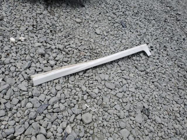 JHMGE8H59BS000521 - 2011 HONDA FIT SPORT WHITE photo 12