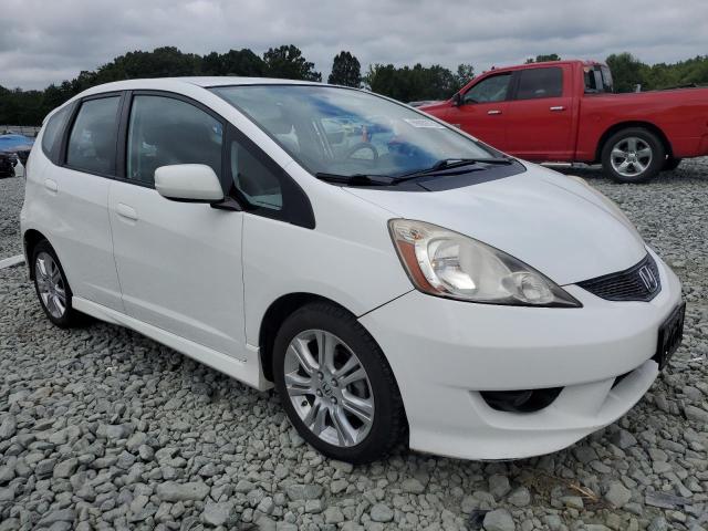 JHMGE8H59BS000521 - 2011 HONDA FIT SPORT WHITE photo 4
