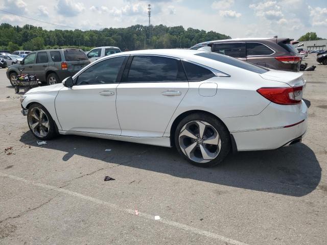 1HGCV2F96JA052682 - 2018 HONDA ACCORD TOURING WHITE photo 2
