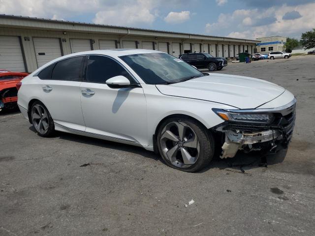 1HGCV2F96JA052682 - 2018 HONDA ACCORD TOURING WHITE photo 4