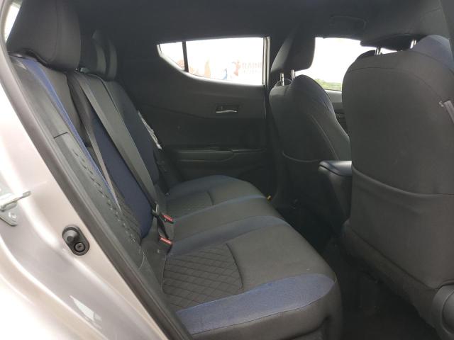 NMTKHMBX2LR114794 - 2020 TOYOTA C-HR XLE 银色 照片 10