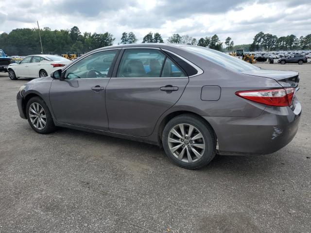4T1BF1FK3GU551513 - 2016 TOYOTA CAMRY LE GRAY photo 2