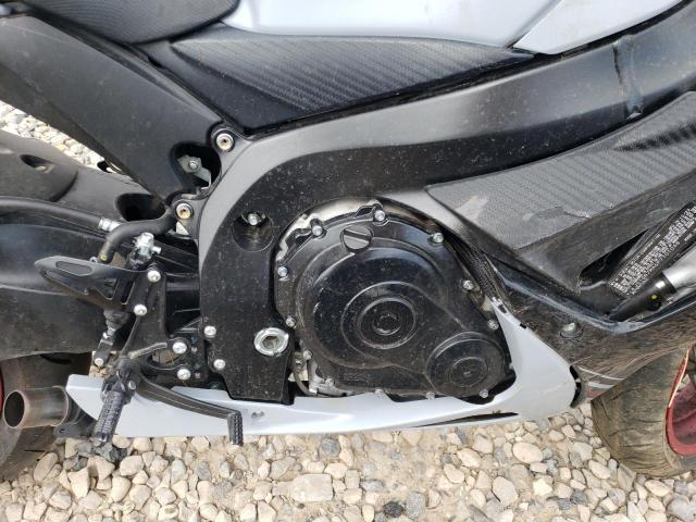 JS1GR7MA6P7101068 - 2023 SUZUKI GSX-R750 SILVER photo 7