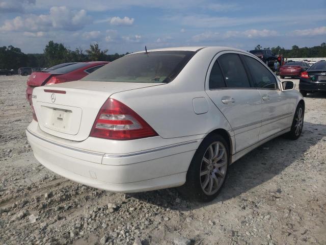 WDBRF64J15F588411 - 2005 MERCEDES-BENZ C 320 WHITE photo 3