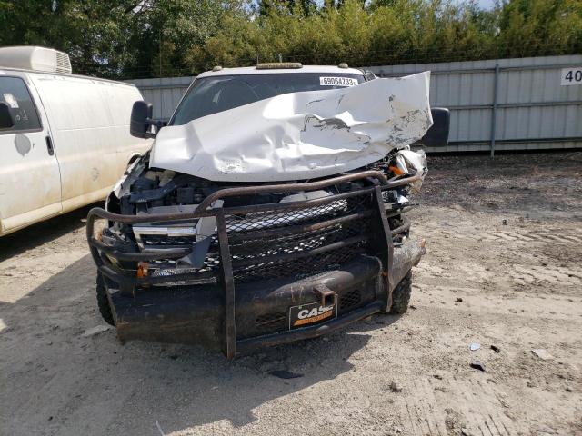 1GCJK33D47F164342 - 2007 CHEVROLET SILVERADO K3500 WHITE photo 5