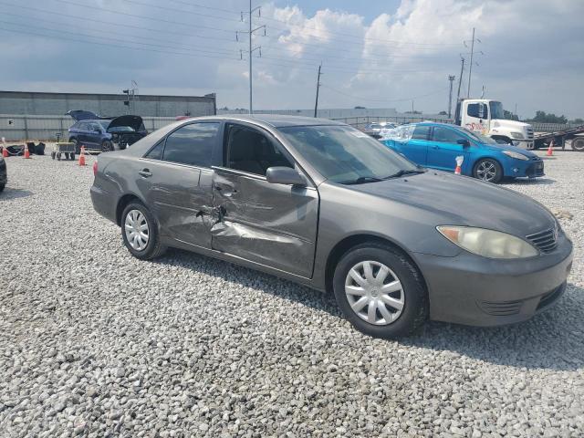4T1BE32K45U558133 - 2005 TOYOTA CAMRY LE GRAY photo 4
