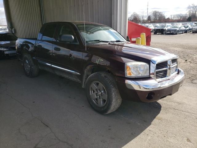 1D7HW58N55S315960 - 2005 DODGE DAKOTA QUAD LARAMIE BURGUNDY photo 4