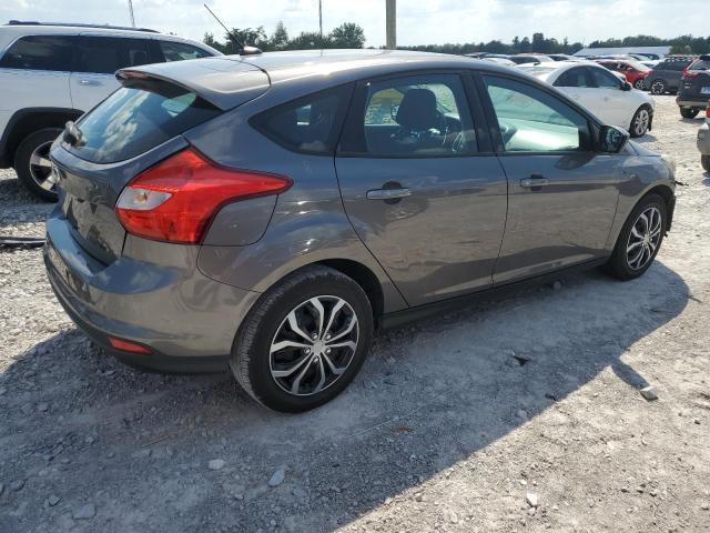 1FAHP3K27CL241819 - 2012 FORD FOCUS SE GRAY photo 3