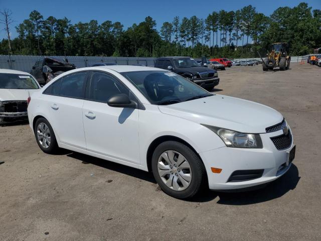 1G1PA5SH8D7106925 - 2013 CHEVROLET CRUZE LS WHITE photo 4