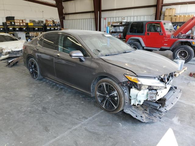 4T1B61HK9JU023432 - 2018 TOYOTA CAMRY XSE CHARCOAL photo 4