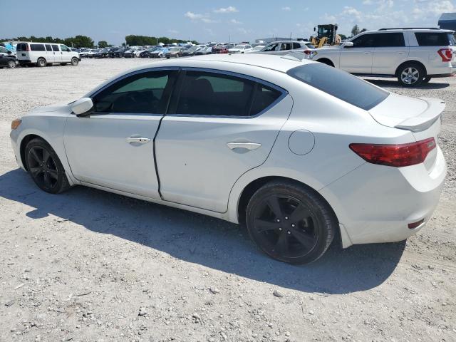 19VDE1F70EE009981 - 2014 ACURA ILX 20 TECH WHITE photo 2
