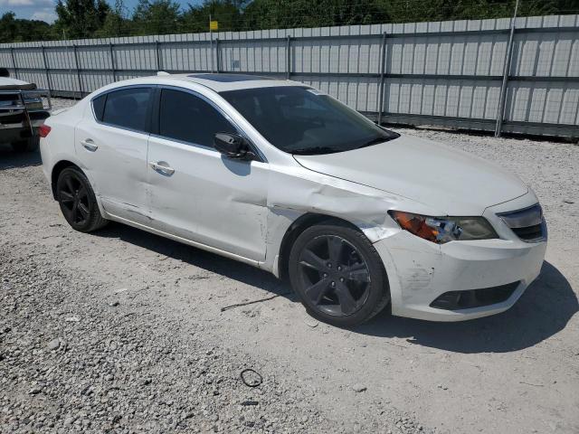 19VDE1F70EE009981 - 2014 ACURA ILX 20 TECH WHITE photo 4
