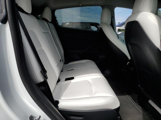 7SAYGAEE4NF518942 - 2022 TESLA MODEL Y Blanc photo 11